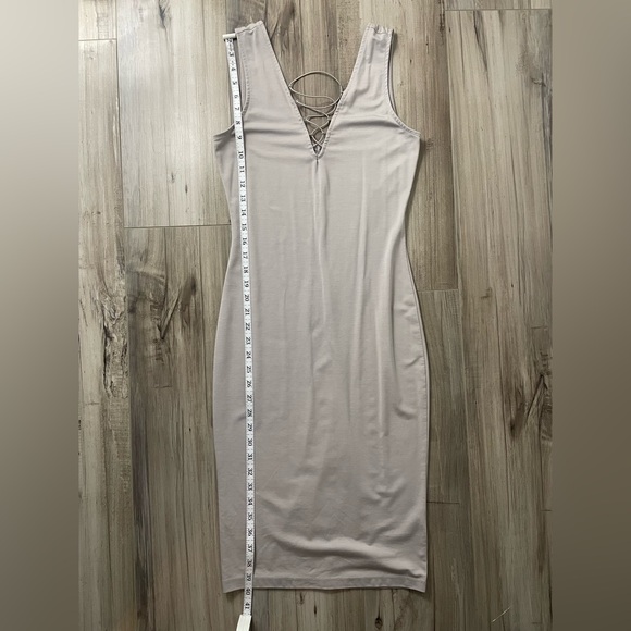 Dress - Picture 3 of 5